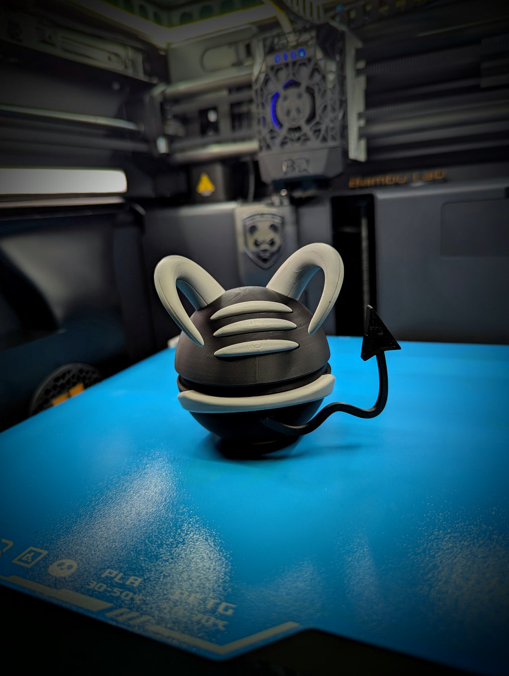 Houndoom Pokéball Display Model – 3D Printed Collectible Figure