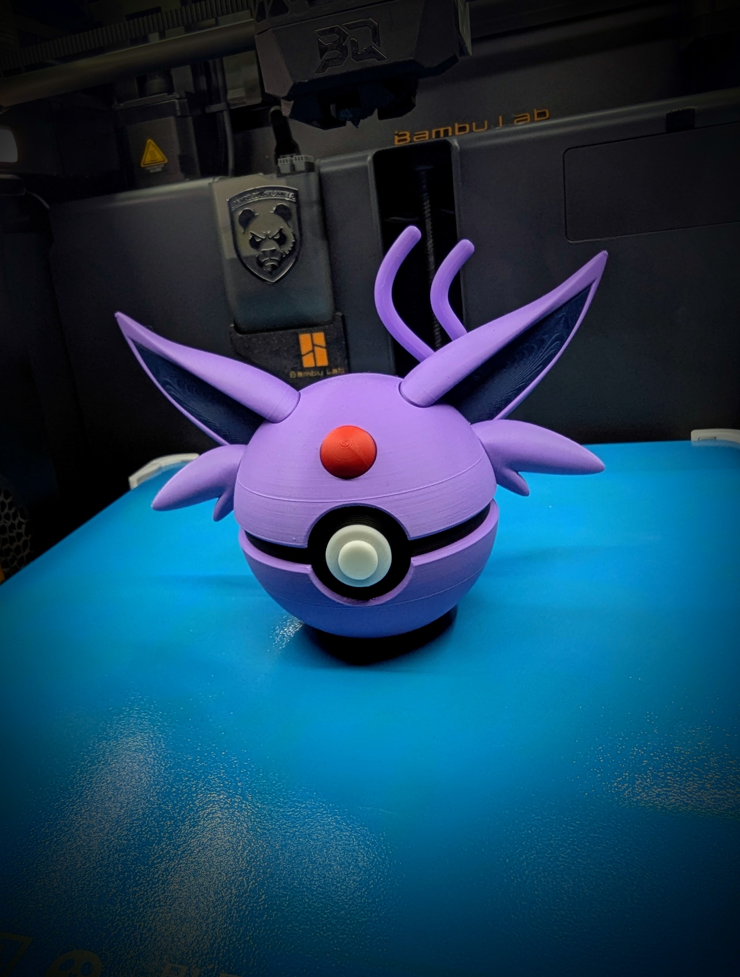 Espeon Pokéball Display Model – 3D Printed Collectible Figure