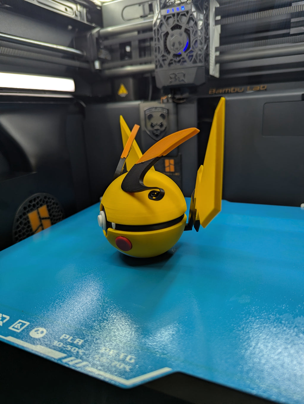 MEGA Raichu Pokéball Display Model – 3D Printed Collectible Figure