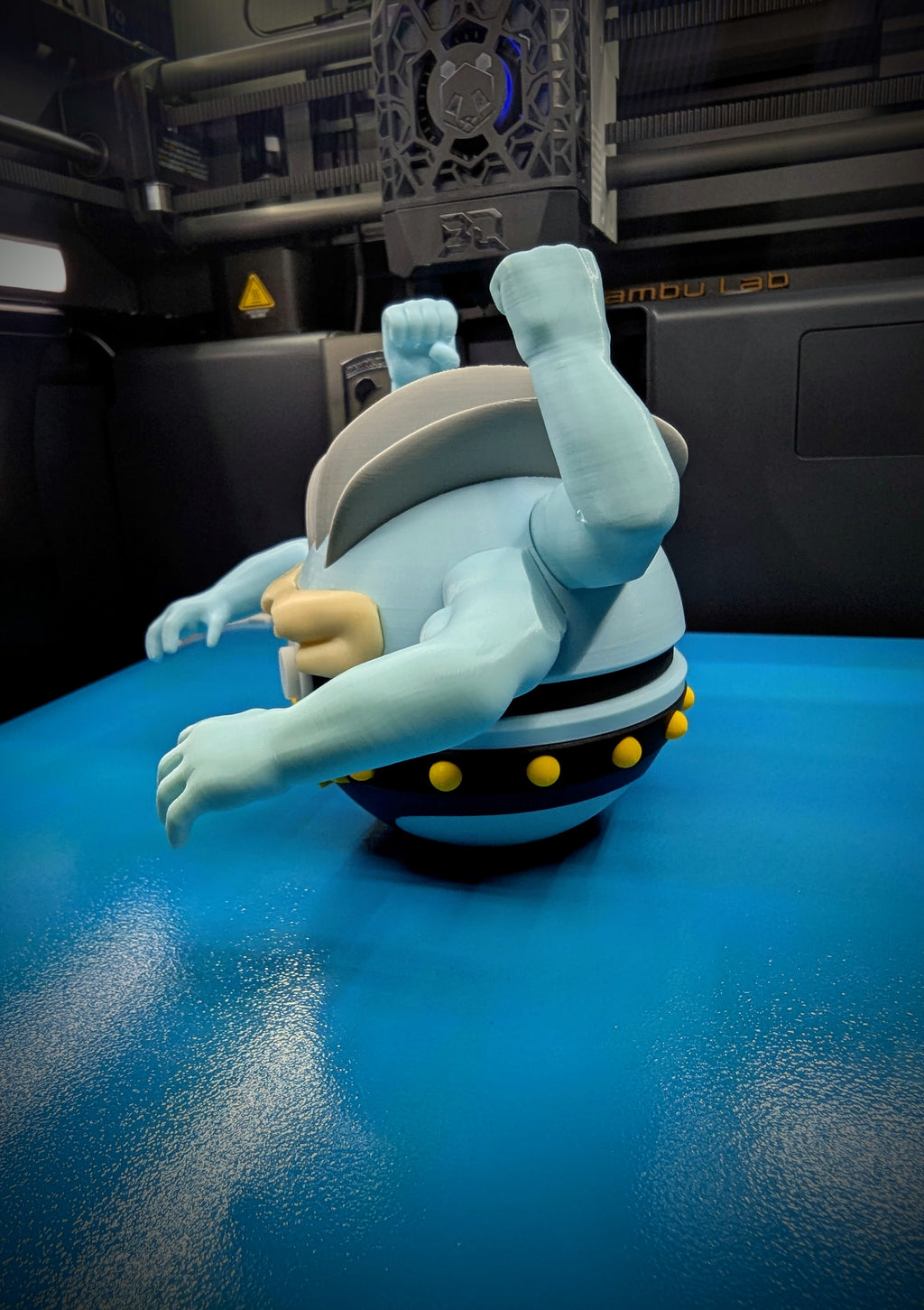Machamp Pokéball Display Model – 3D Printed Collectible Figure