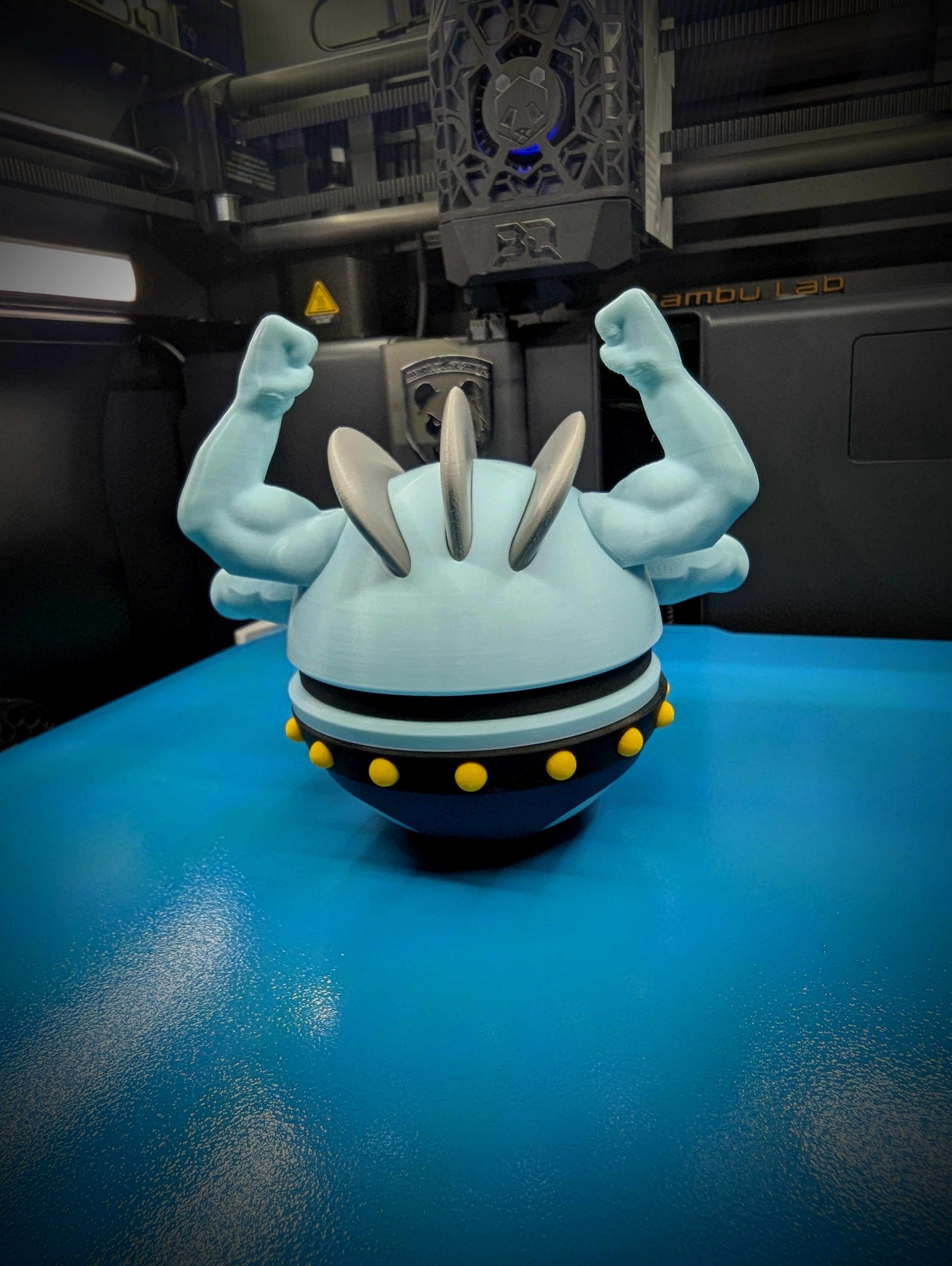Machamp Pokéball Display Model – 3D Printed Collectible Figure