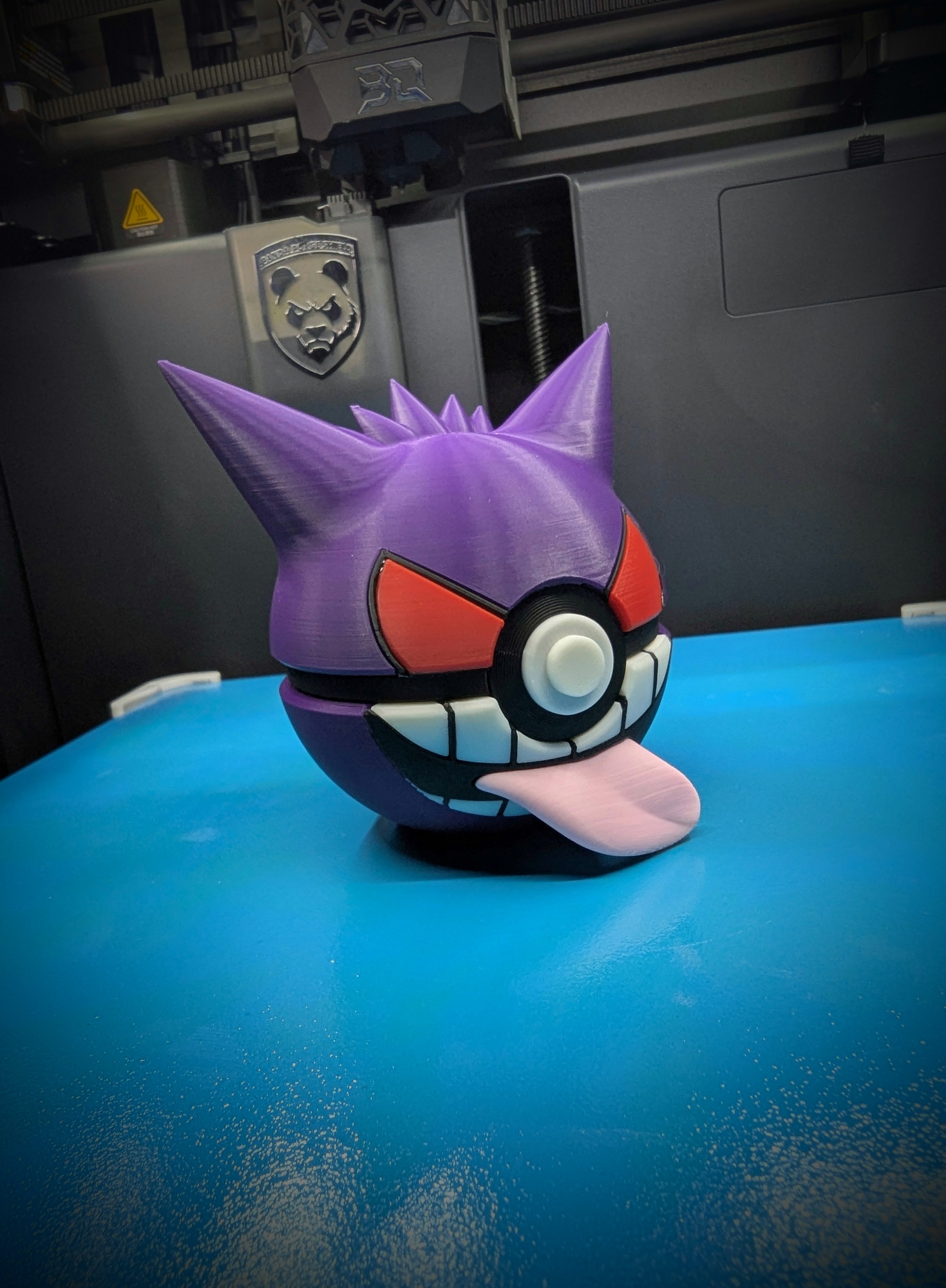 Gengar Pokéball Display Model – 3D Printed Collectible Figure