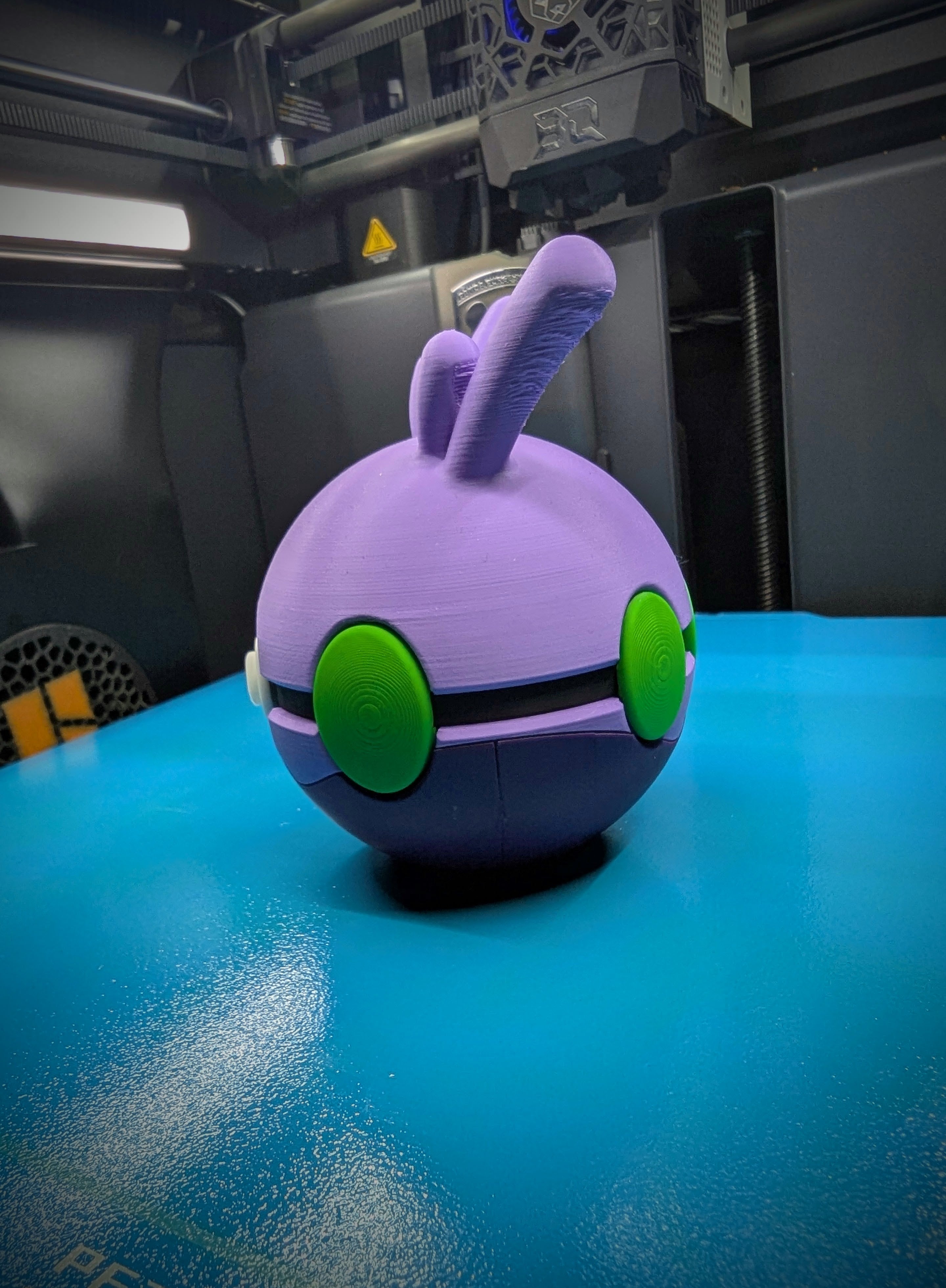 Goomy Pokéball Display Model – 3D Printed Collectible Figure