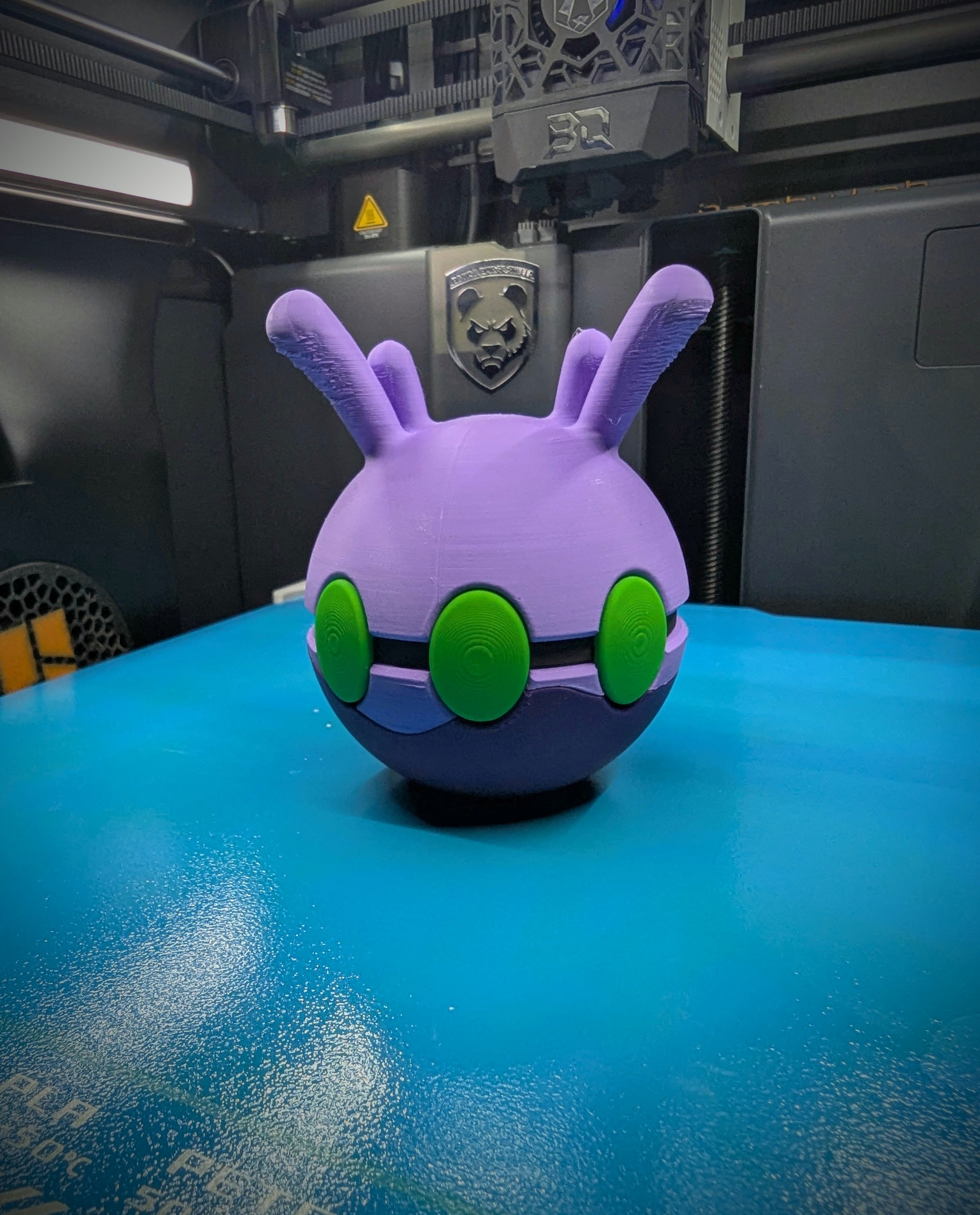 Goomy Pokéball Display Model – 3D Printed Collectible Figure