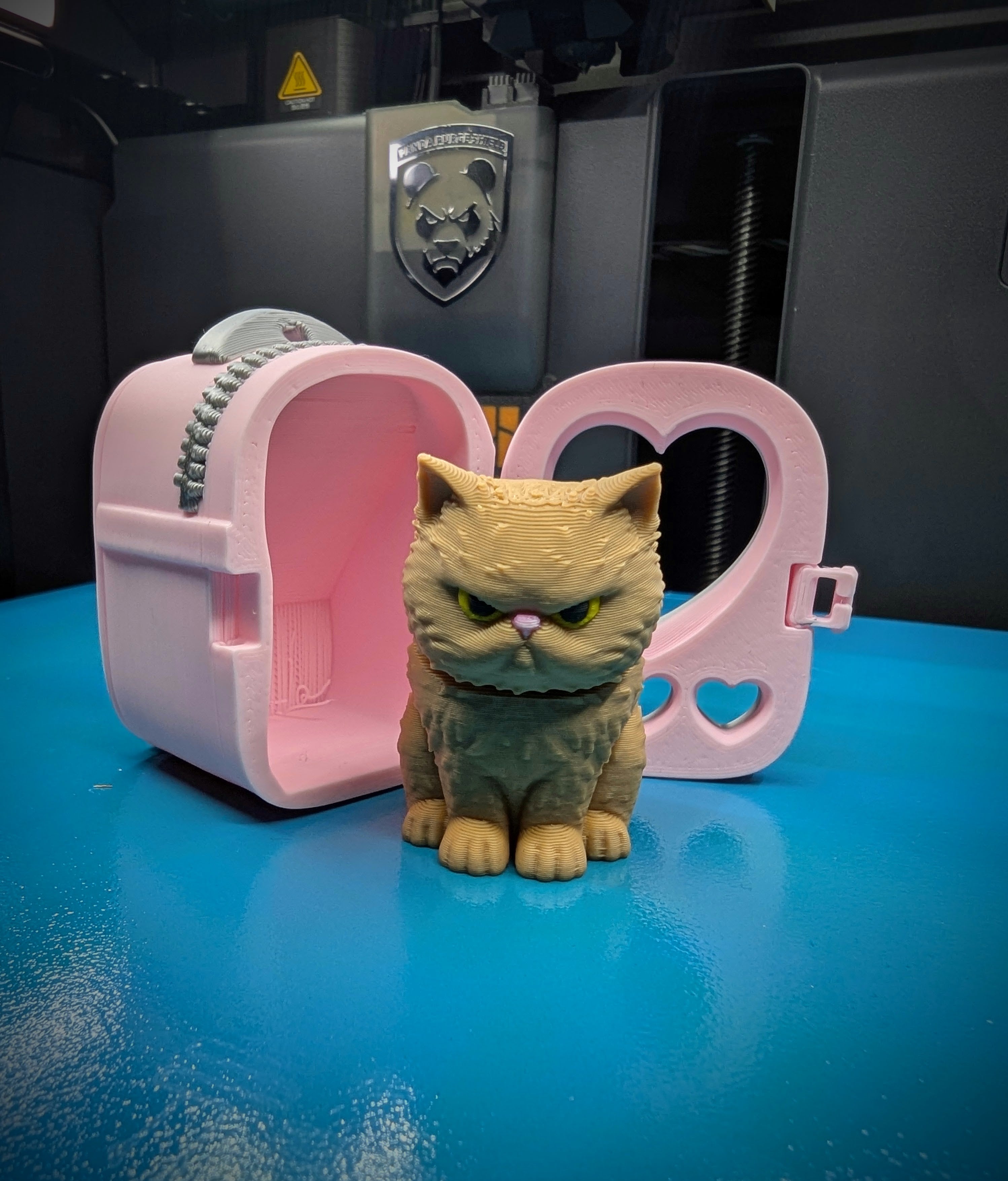 Grumpy Cat Backpack Keyring – 3D Printed Bobblehead Collectible