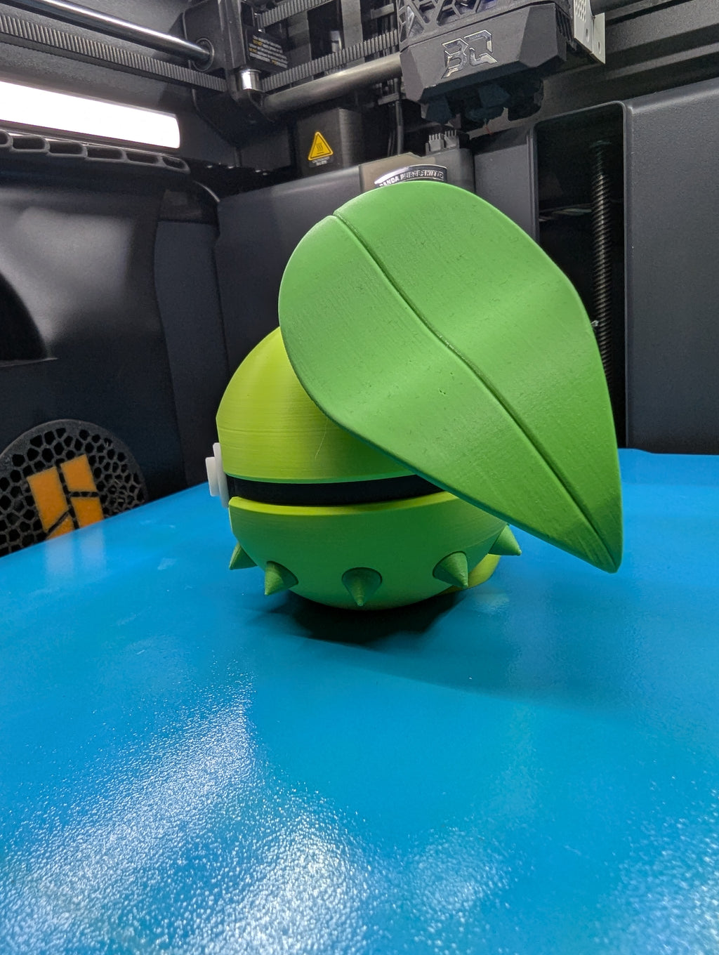 Chikorita Pokéball Display Model – 3D Printed Collectible Figure