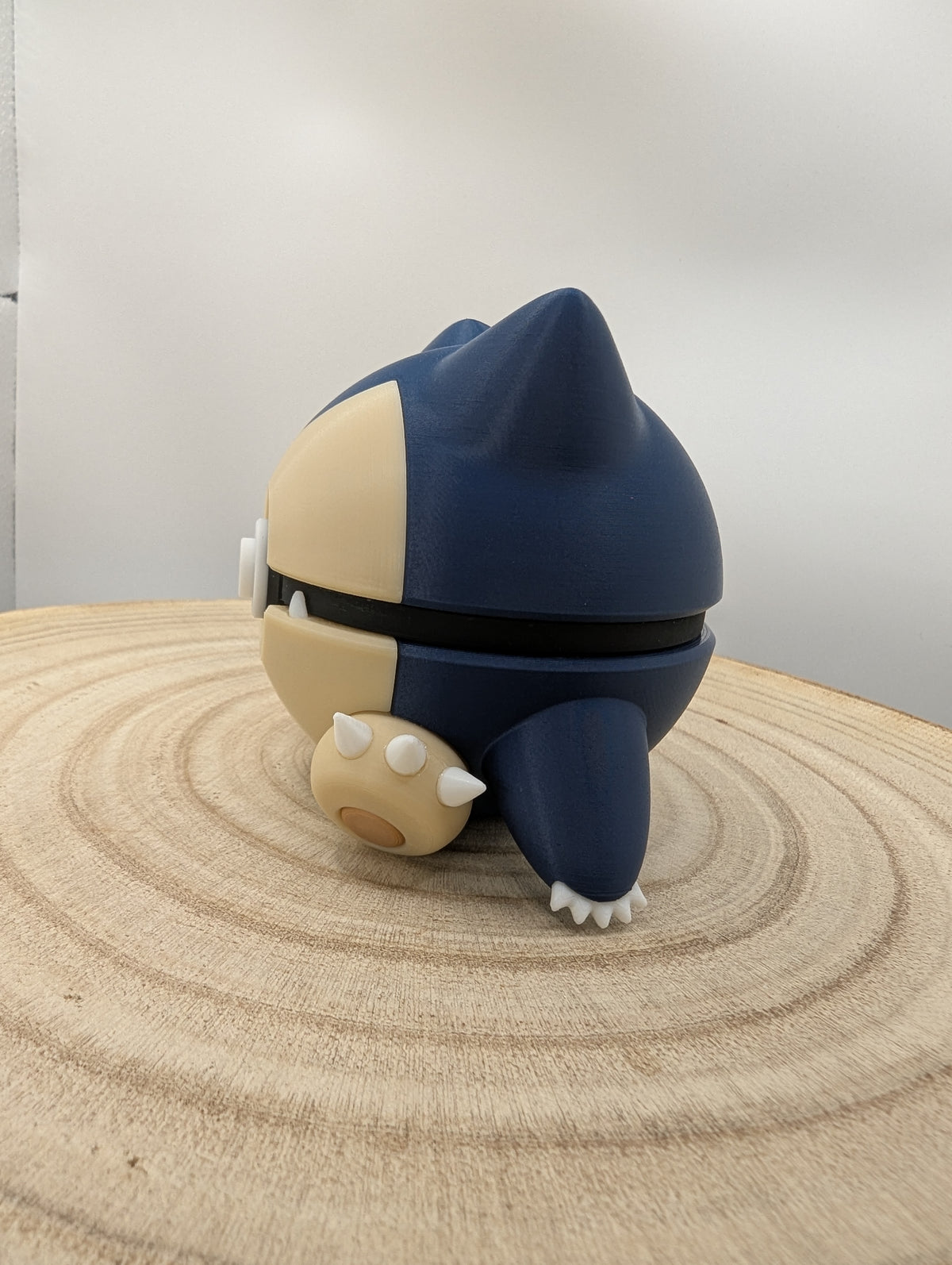 Snorlax Pokéball Display Model – 3D Printed Collectible Figure