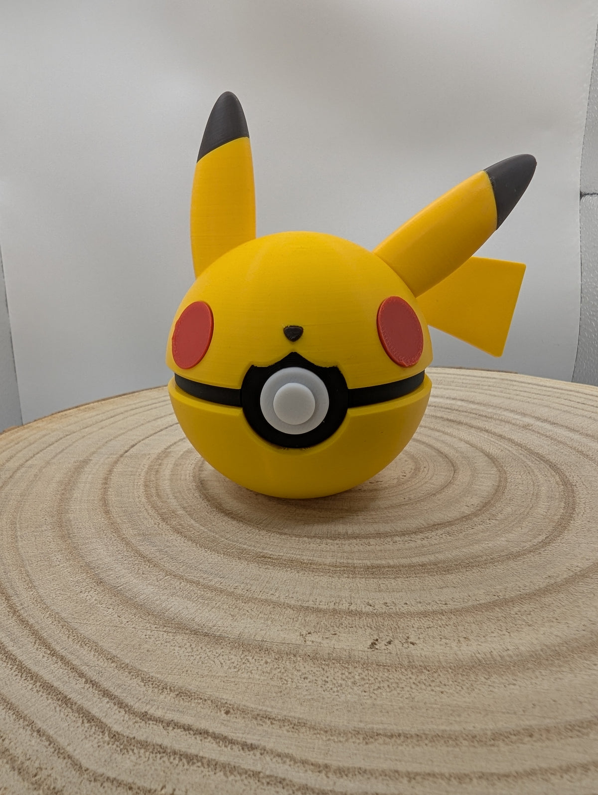 Smiling Pikachu Pokéball Display Model – 3D Printed Collectible Figure