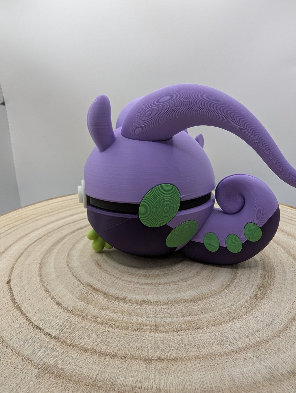 Goodra Pokéball Display Model – 3D Printed Collectible Figure