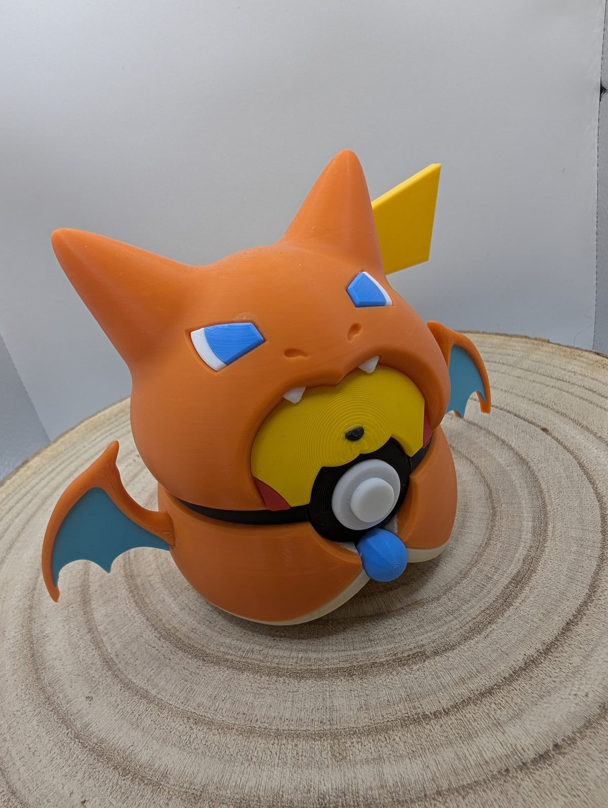 Pikachu Charizard Poncho Pokéball Display Model – 3D Printed Collectible Figure