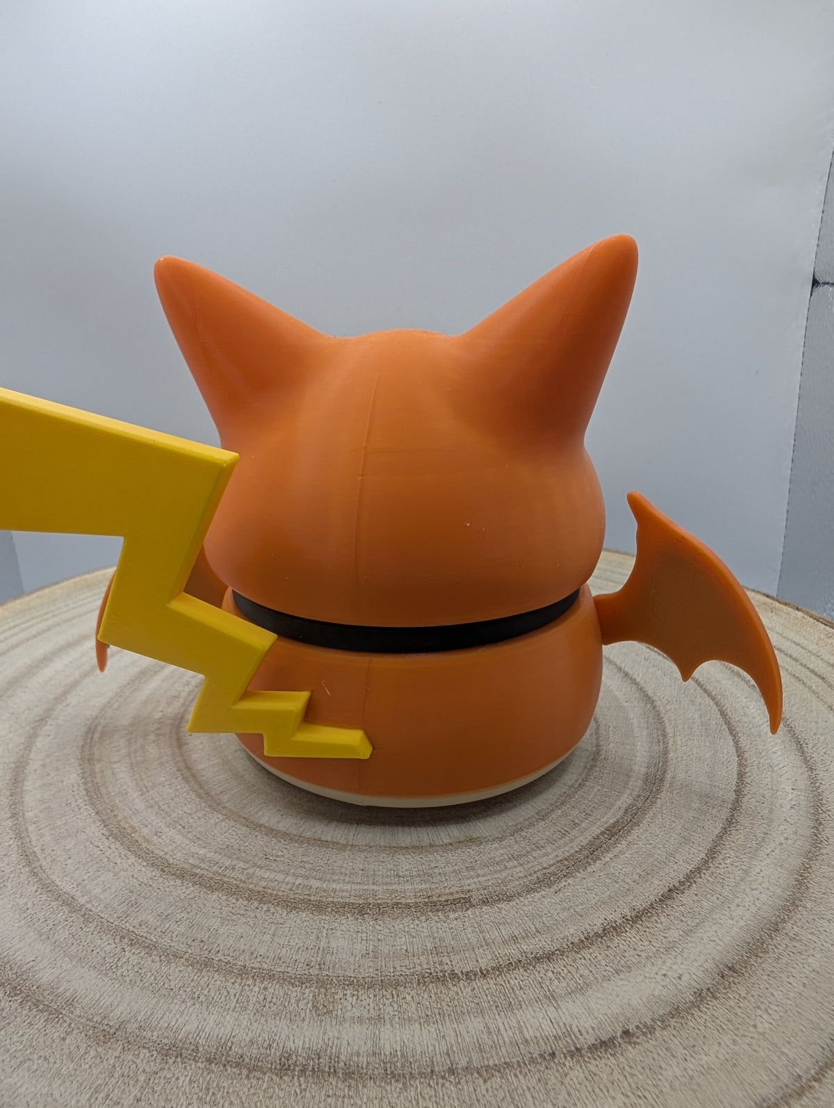 Pikachu Charizard Poncho Pokéball Display Model – 3D Printed Collectible Figure