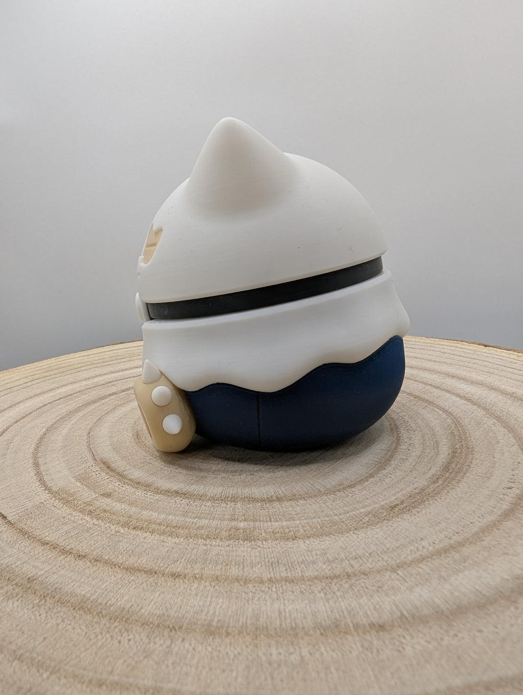 Snorlax Ghost Pokéball Display Model – 3D Printed Collectible Figure