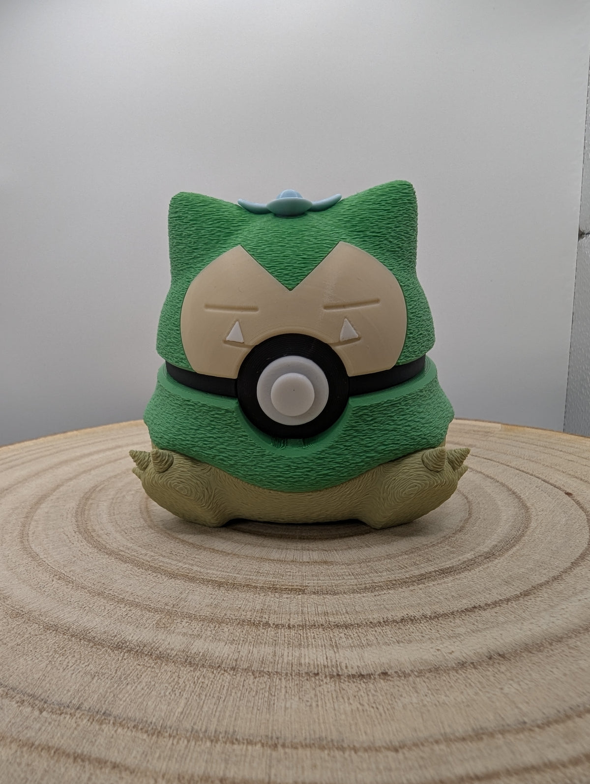 Mosslax Pokéball Display Model – 3D Printed Collectible Figure