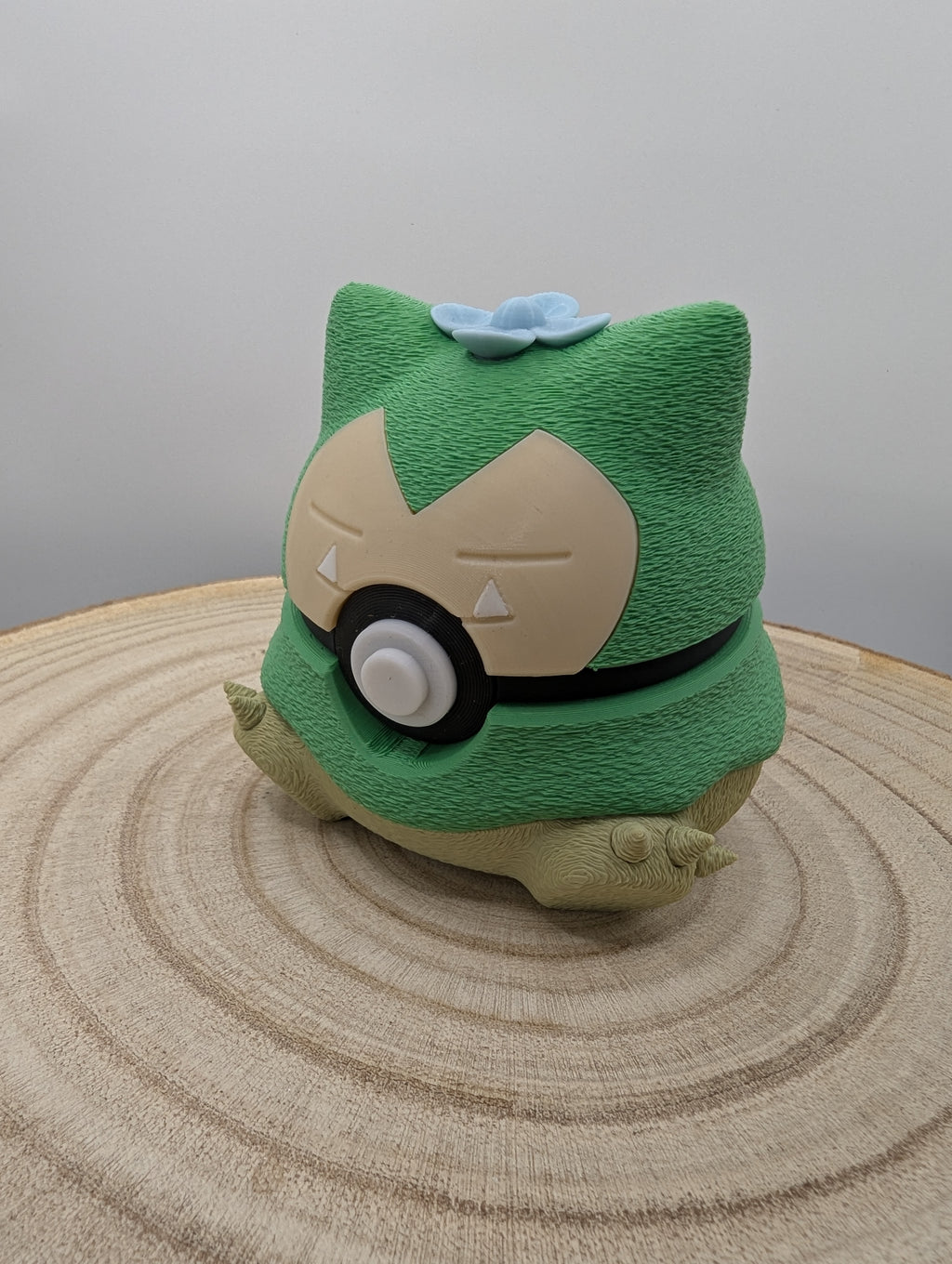 Mosslax Pokéball Display Model – 3D Printed Collectible Figure
