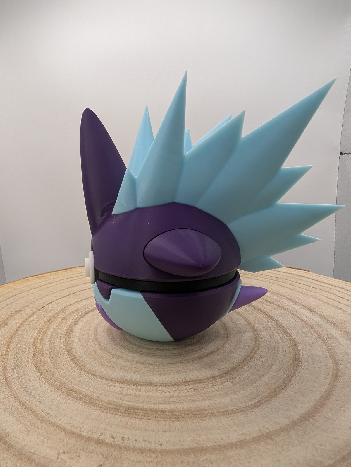 Toxtricity Low Key Form Pokéball Display Model – 3D Printed Collectible Figure