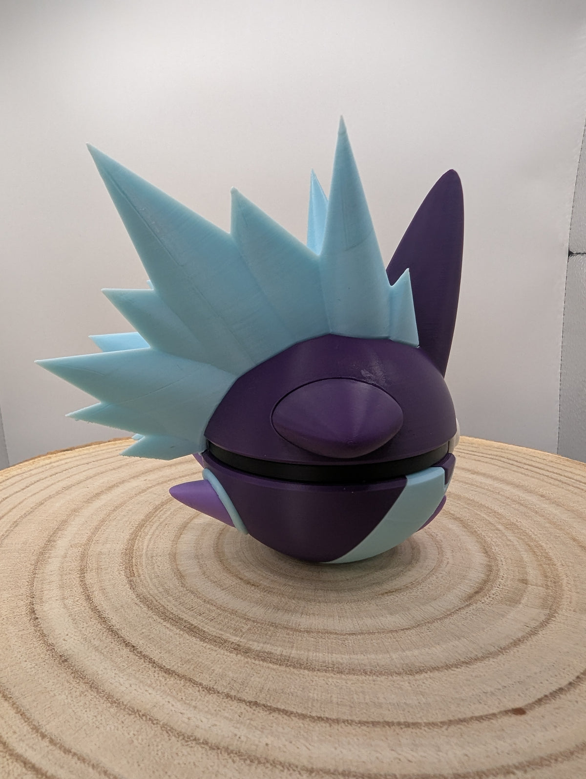 Toxtricity Low Key Form Pokéball Display Model – 3D Printed Collectible Figure