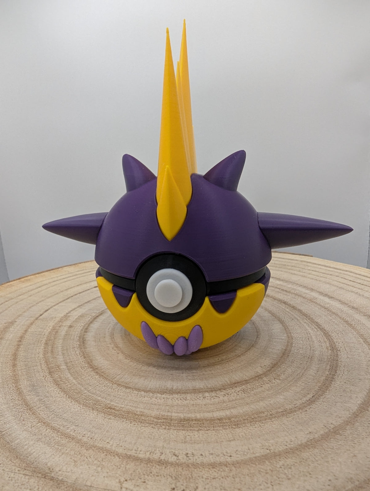 Toxtricity Amped Form Pokéball Display Model – 3D Printed Collectible Figure