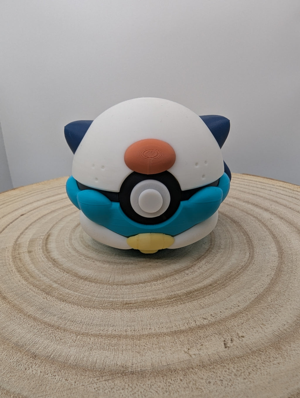 Oshawott Pokéball Display Model – 3D Printed Collectible Figure
