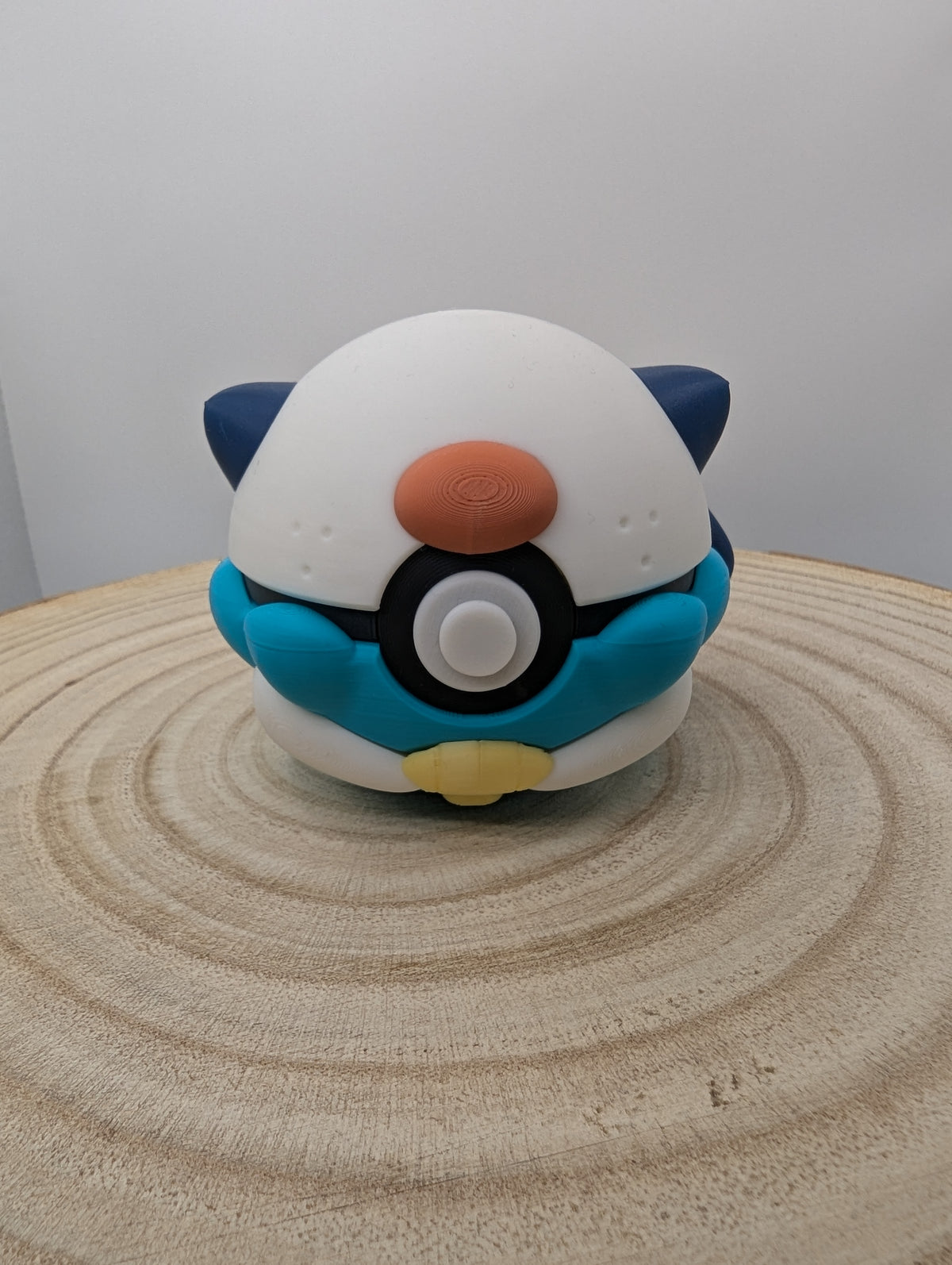 Oshawott Pokéball Display Model – 3D Printed Collectible Figure