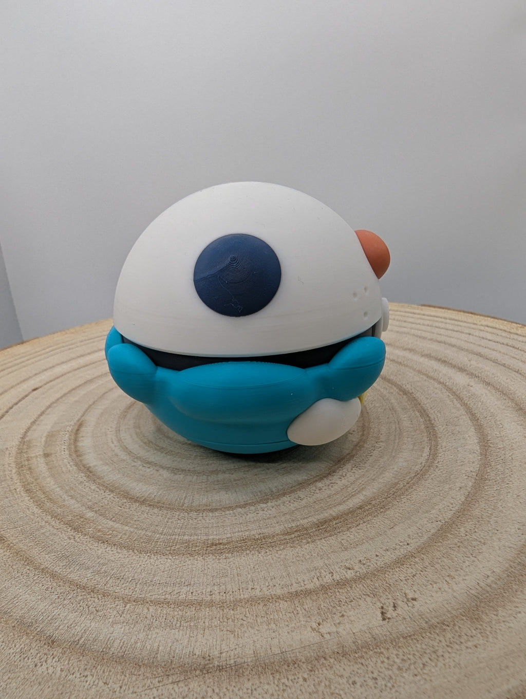 Oshawott Pokéball Display Model – 3D Printed Collectible Figure