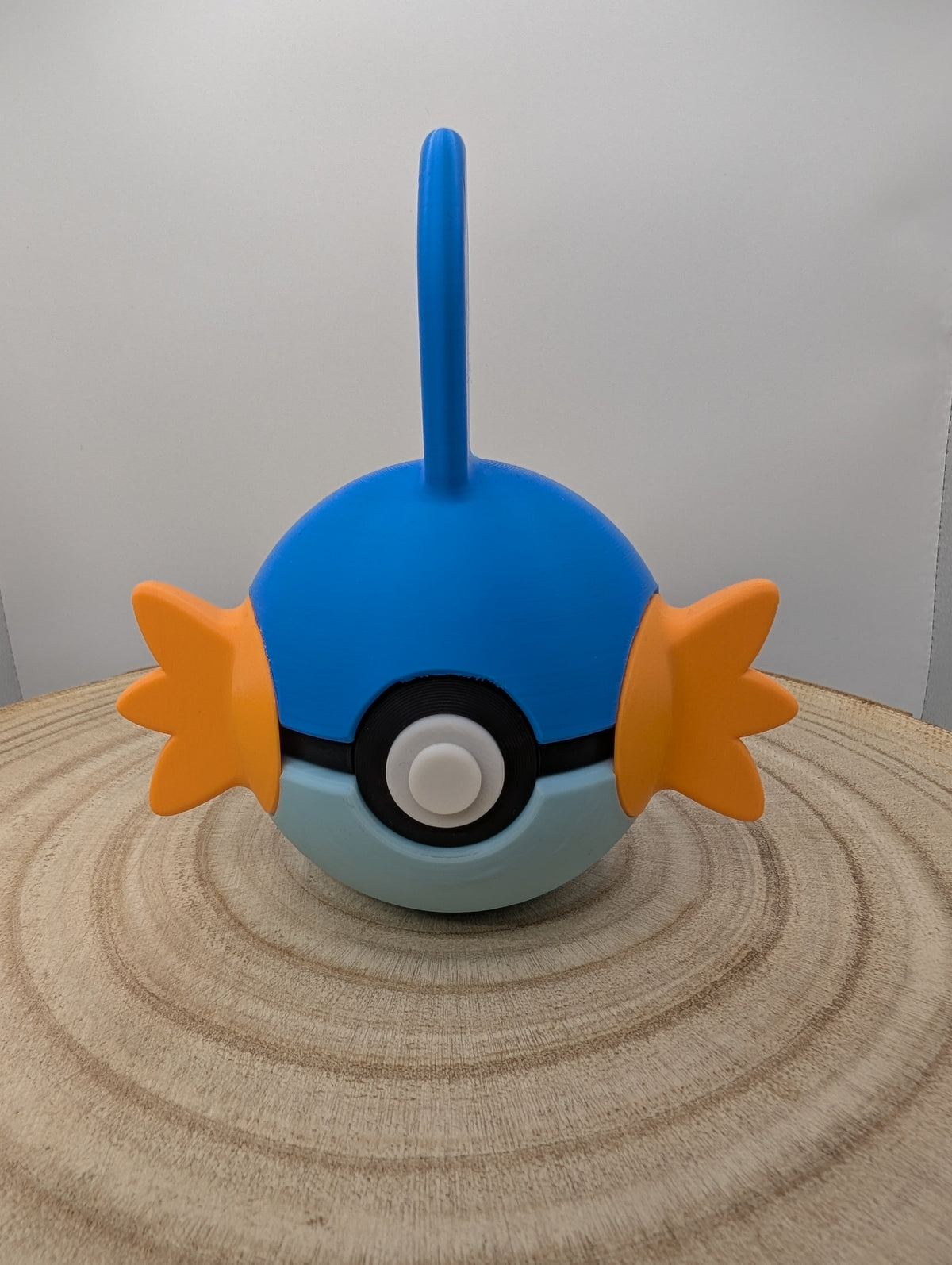 Mudkip Pokéball Display Model – 3D Printed Collectible Figure