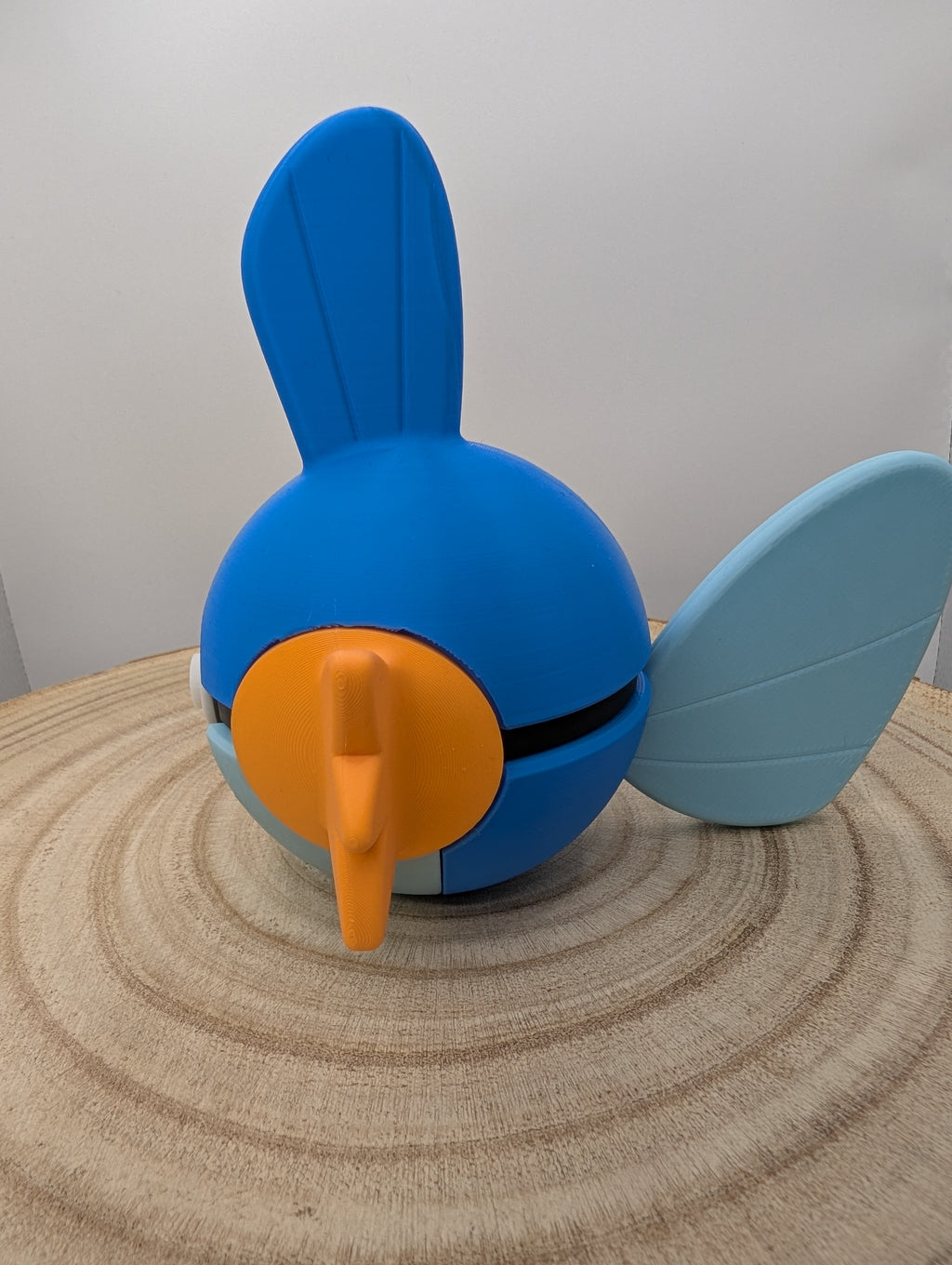 Mudkip Pokéball Display Model – 3D Printed Collectible Figure