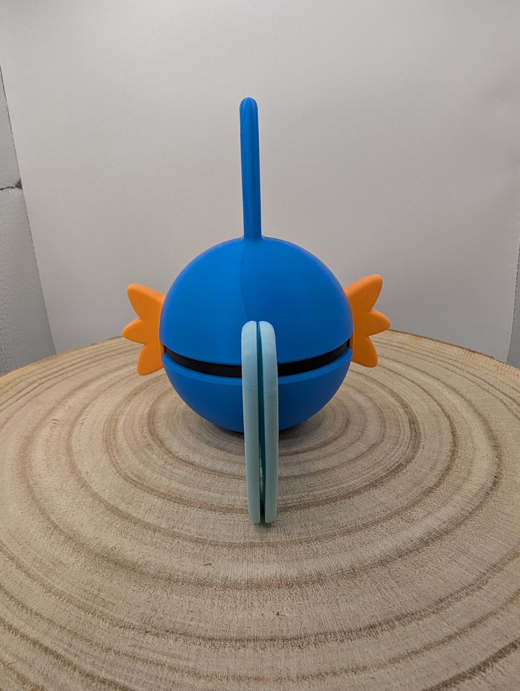 Mudkip Pokéball Display Model – 3D Printed Collectible Figure