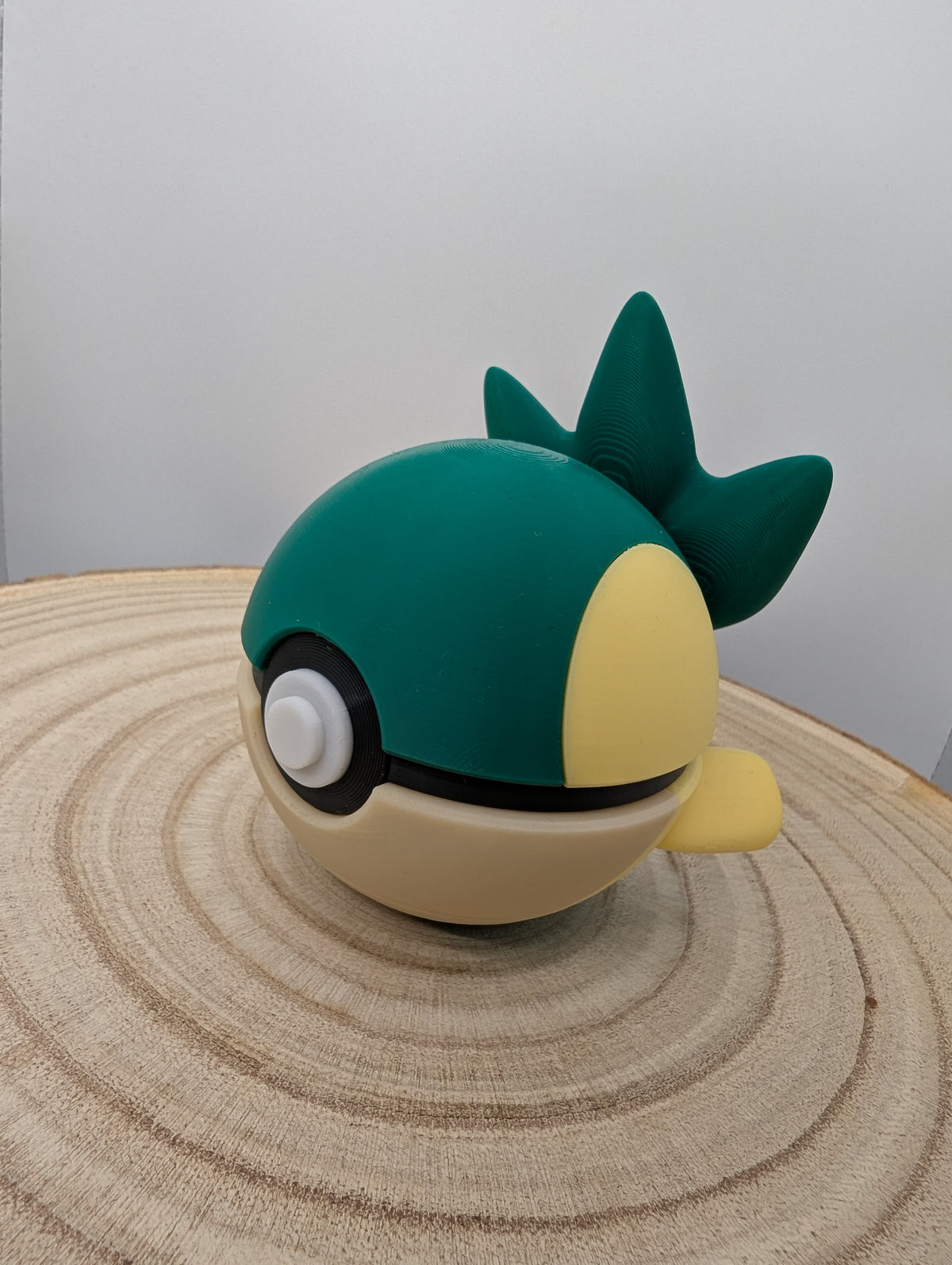 Snivy Pokéball Display Model – 3D Printed Collectible Figure