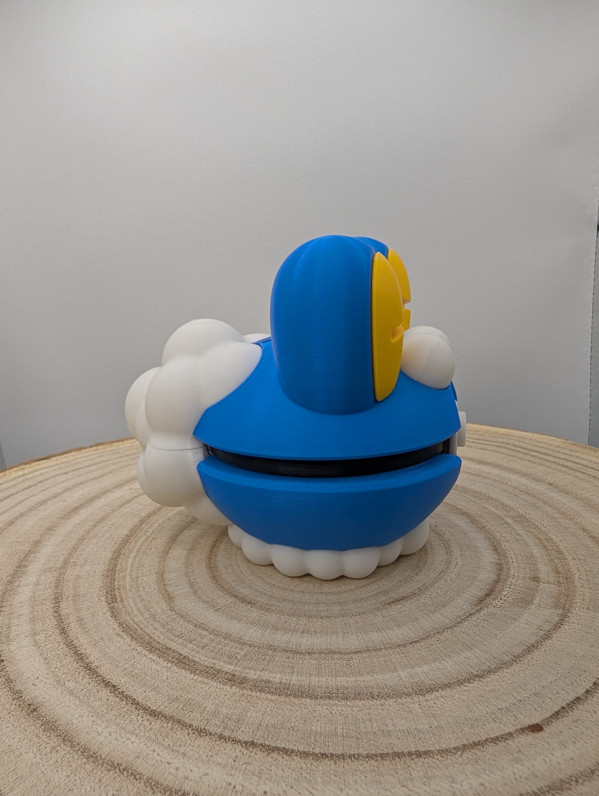Froakie Pokéball Display Model – 3D Printed Collectible Figure