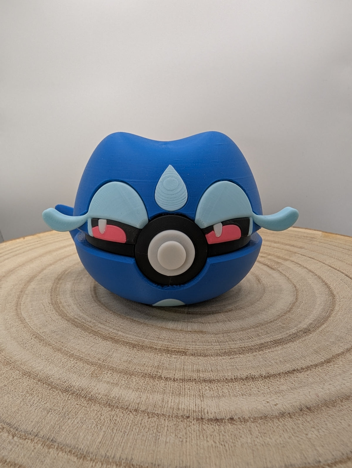 Gecqua Pokéball Display Model – 3D Printed Collectible Figure