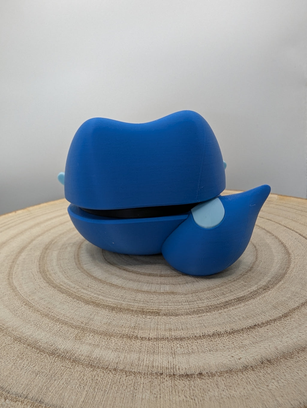 Gecqua Pokéball Display Model – 3D Printed Collectible Figure