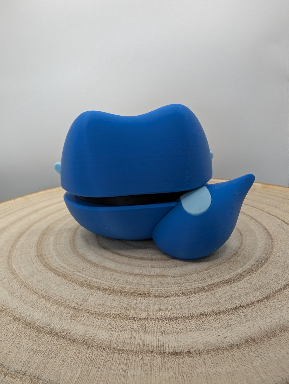 Gecqua Pokéball Display Model – 3D Printed Collectible Figure