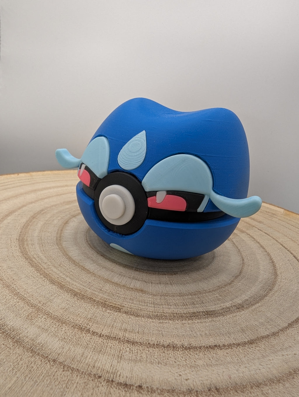 Gecqua Pokéball Display Model – 3D Printed Collectible Figure