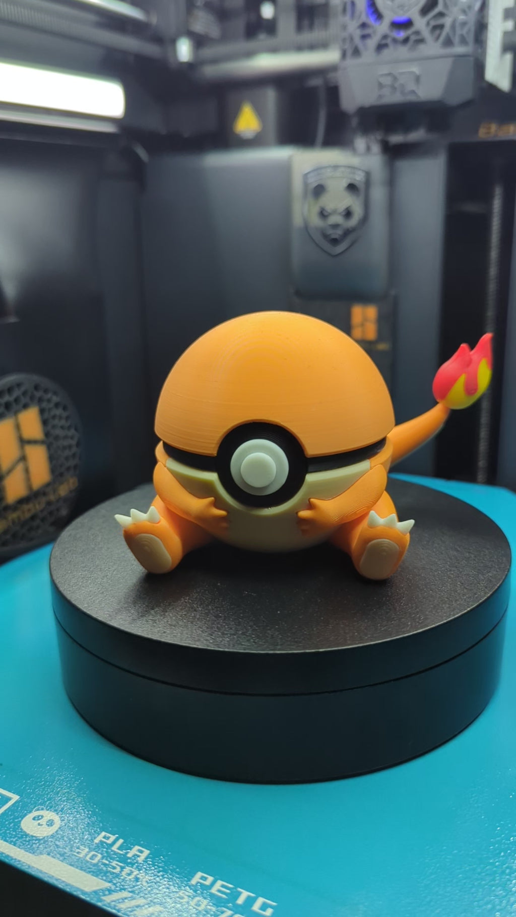 Charmander Pokéball Display Model – 3D Printed Collectible Figure