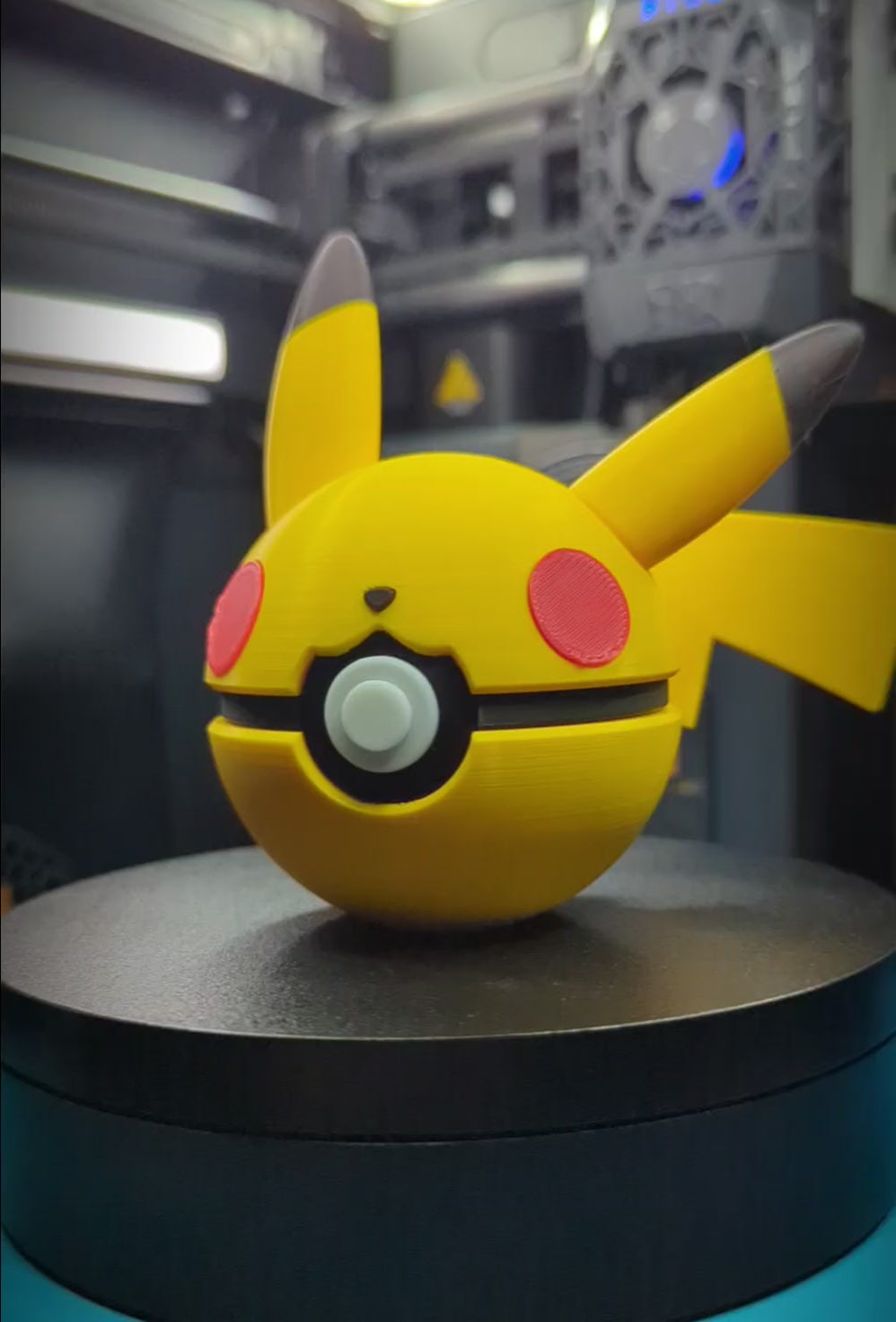 Smiling Pikachu Pokéball Display Model – 3D Printed Collectible Figure