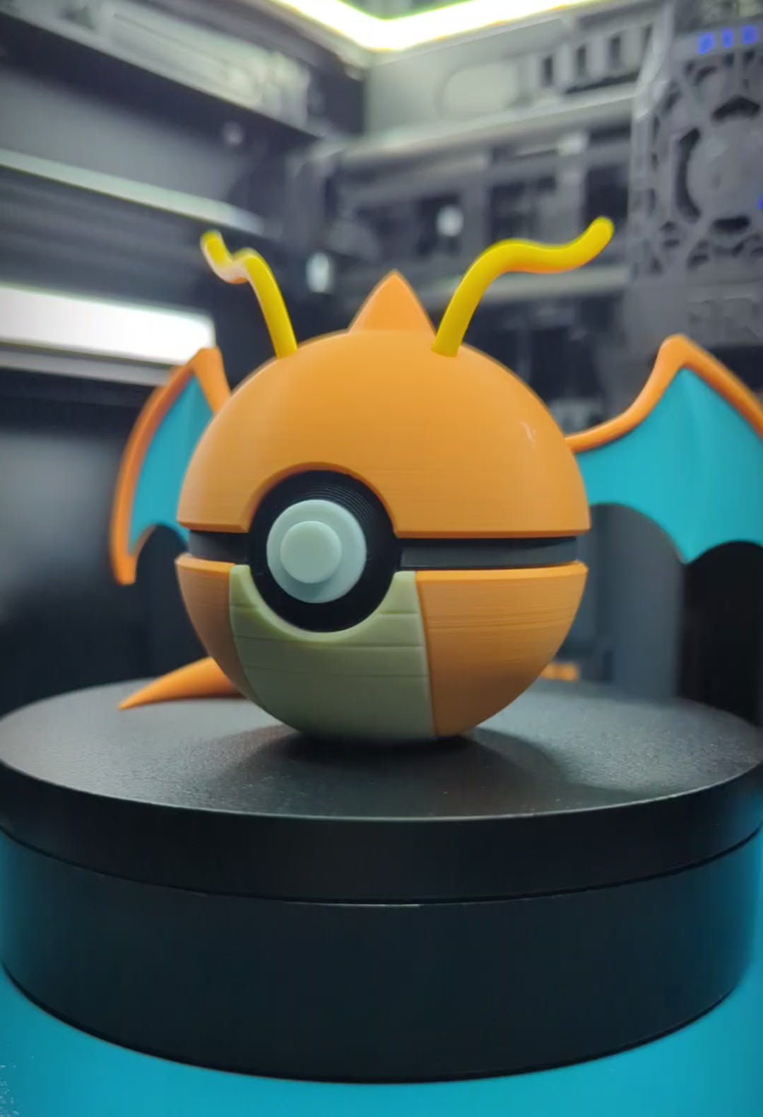 Dragonite Pokéball Display Model – 3D Printed Collectible Figure