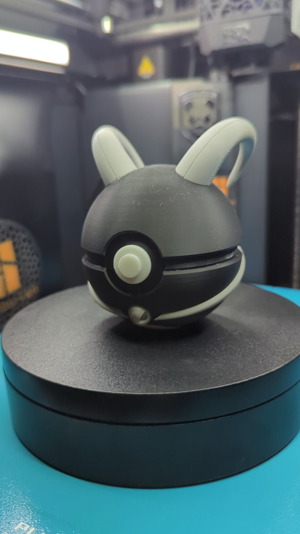 Houndoom Pokéball Display Model – 3D Printed Collectible Figure