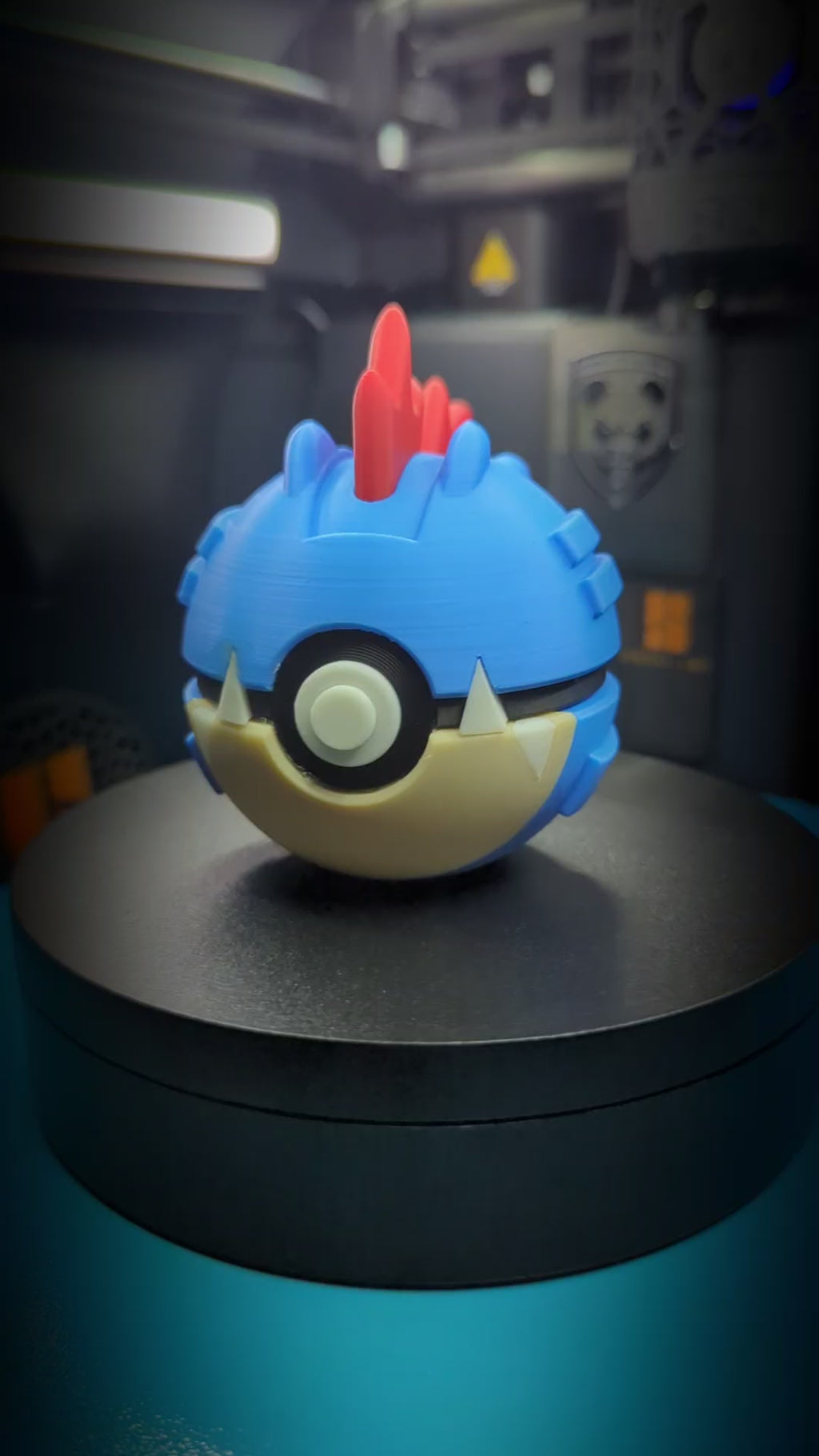 Feraligatr Pokéball Display Model – 3D Printed Collectible Figure