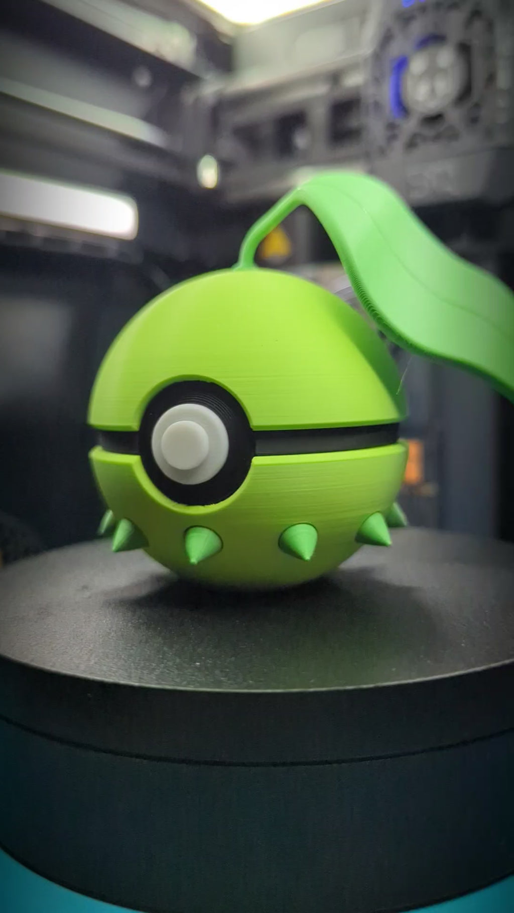 Chikorita Pokéball Display Model – 3D Printed Collectible Figure