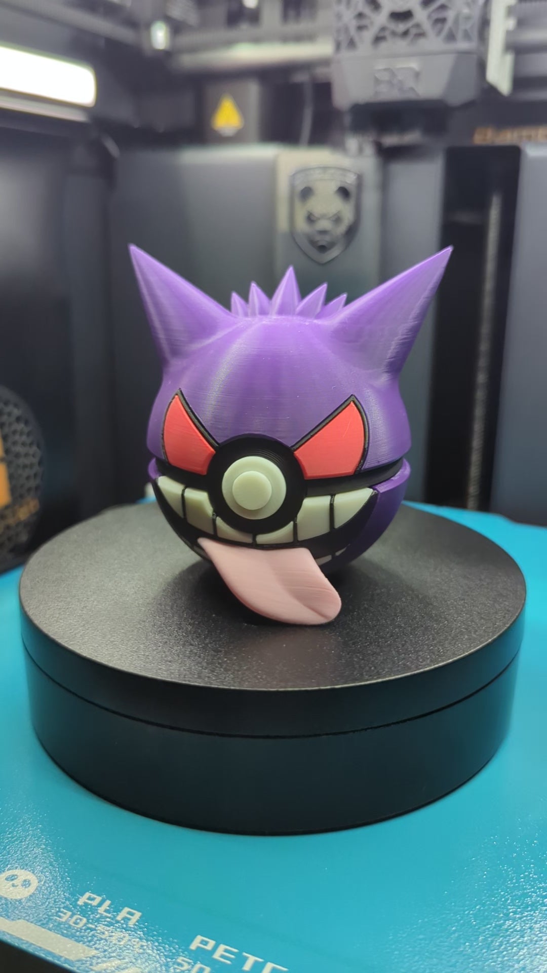 Gengar Pokéball Display Model – 3D Printed Collectible Figure