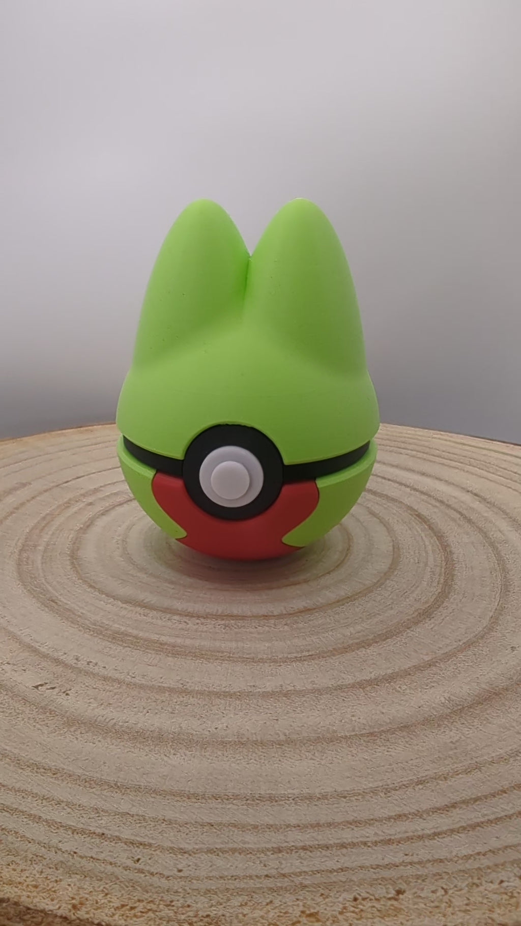 Treecko Pokéball Display Model – 3D Printed Collectible Figure